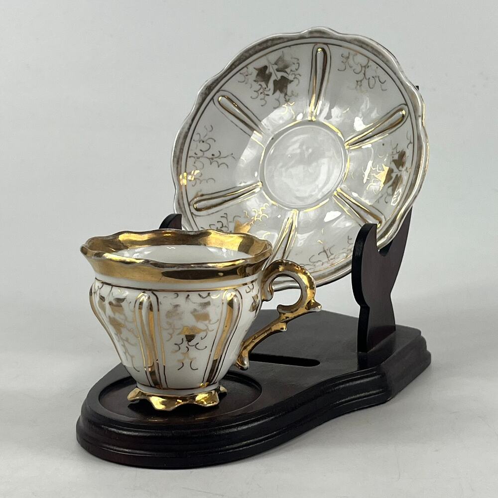 Vintage Gilded Demitasse Cup & Saucer Set Ornate Handle Gold Ivy Leaf Porcelain - Picture 2 of 14